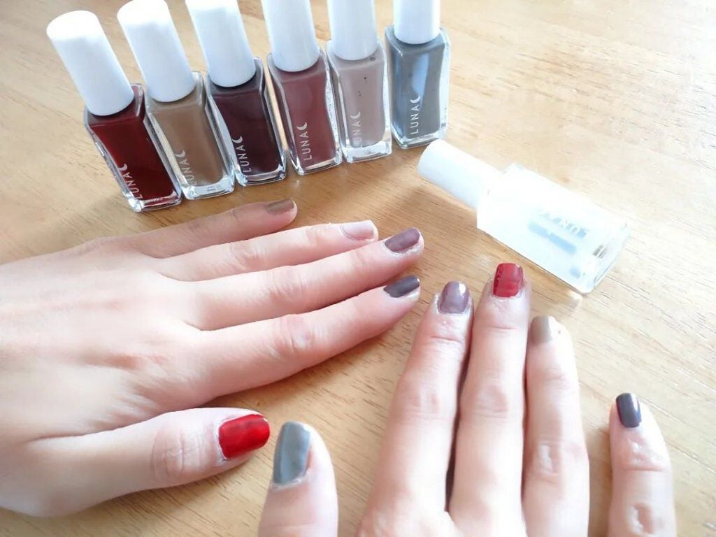seiko_official on LIPS 「💅動画はスライド水性マニキュア+ジェルも併用できちゃいます進化..」(1枚目)