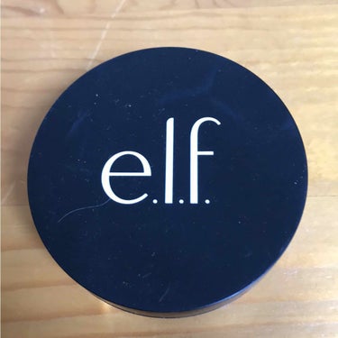 e.l.f. Cosmetics パーフェクトフィニッシュHDパウダー クリアのクチコミ「elfのパウダー。
シアーです。

蓋？が半分だけなので、ドバっと出る事がありません。
軽い着.....」（1枚目）