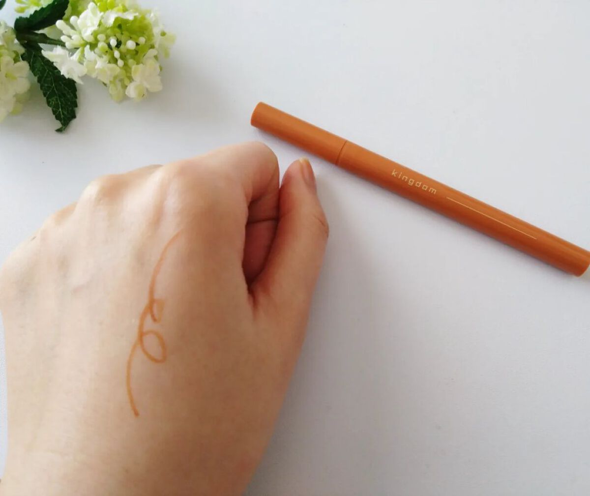 キングダム リキッドアイライナーR1 オレンジブラウン/キングダム/リキッドアイライナーを使ったクチコミ（2枚目）