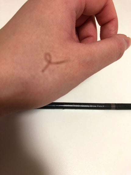 innisfree スキニー ブロウペンシルのクチコミ「ゆいです。
今回は現在愛用のアイブロウペンシルをご紹介します。
●innisfr.....」(3枚目)