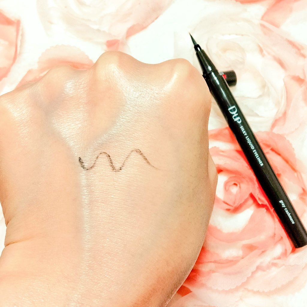 シルキーリキッドアイライナーWP/D-UP/リキッドアイライナーを使ったクチコミ（3枚目）