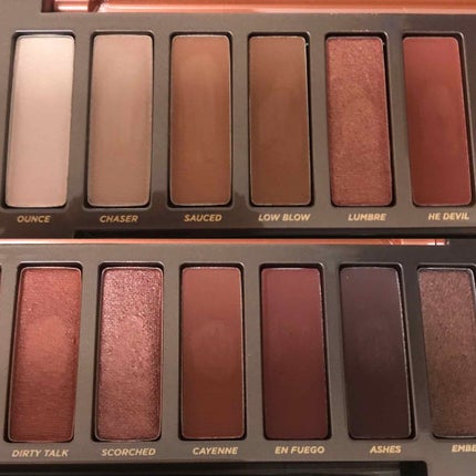 アーバンディケイ NAKED HEATのクチコミ「今回はアーバンディケイのネイキッドヒートのスウォッチ&レビューとなります!!
まず、こちら.....」(3枚目)