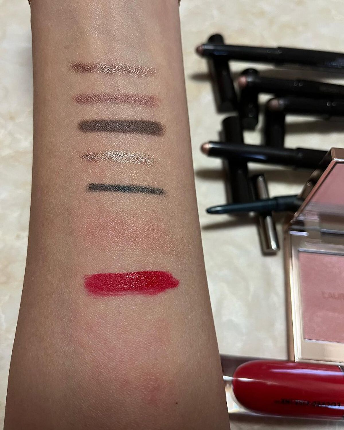 キャビアスティック アイカラー 16 COBBLESTONE/ローラ メルシエ/スティックアイシャドウを使ったクチコミ（2枚目）