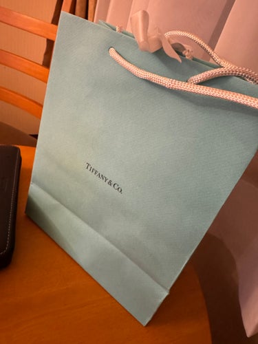 TIFFANY&Co. Tiffany & Love Eau de Parfum for Herのクチコミ「プライベートシーンでの香水が欲しくなり、TIFFANYの香水を購入。さすがお高いだけある…匂い.....」（2枚目）