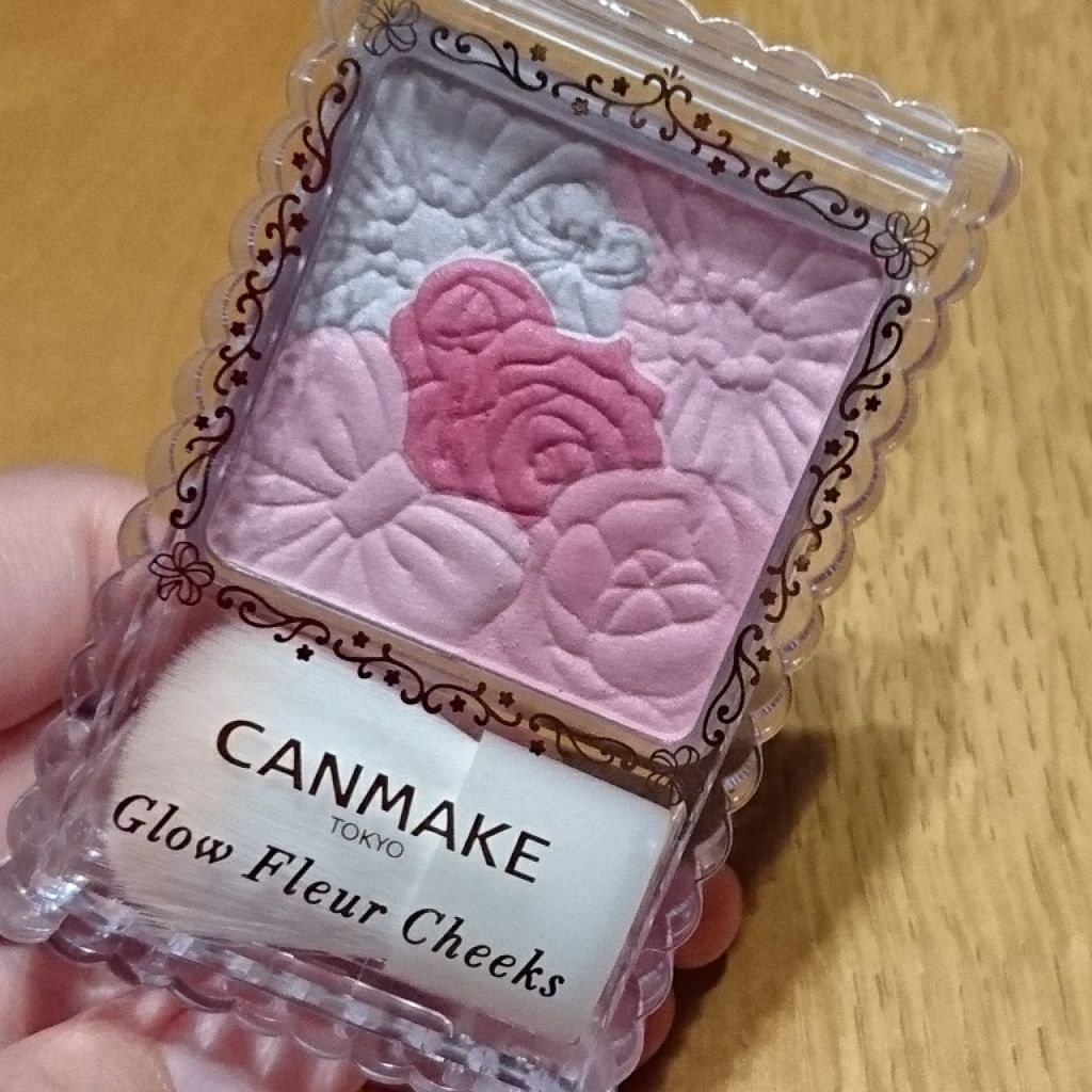 グロウフルールチークス/キャンメイク/パウダーチークを使ったクチコミ（1枚目）