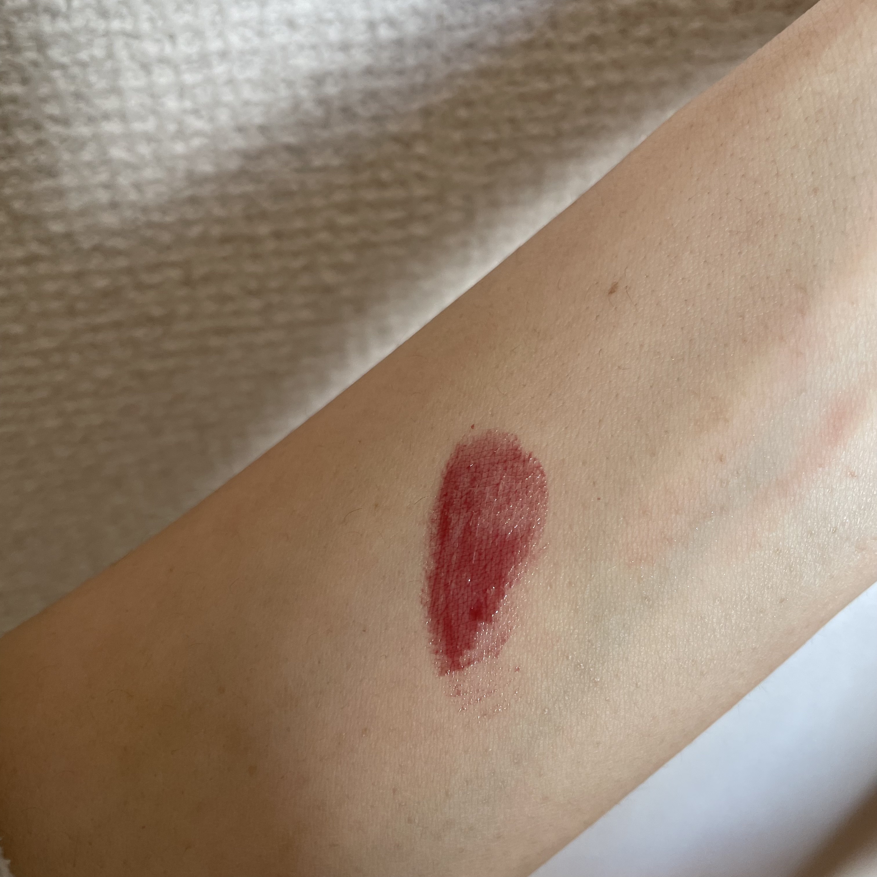 ハニーメルティングリップ 04 ザクロサワー/ネイチャーリパブリック/口紅を使ったクチコミ（3枚目）