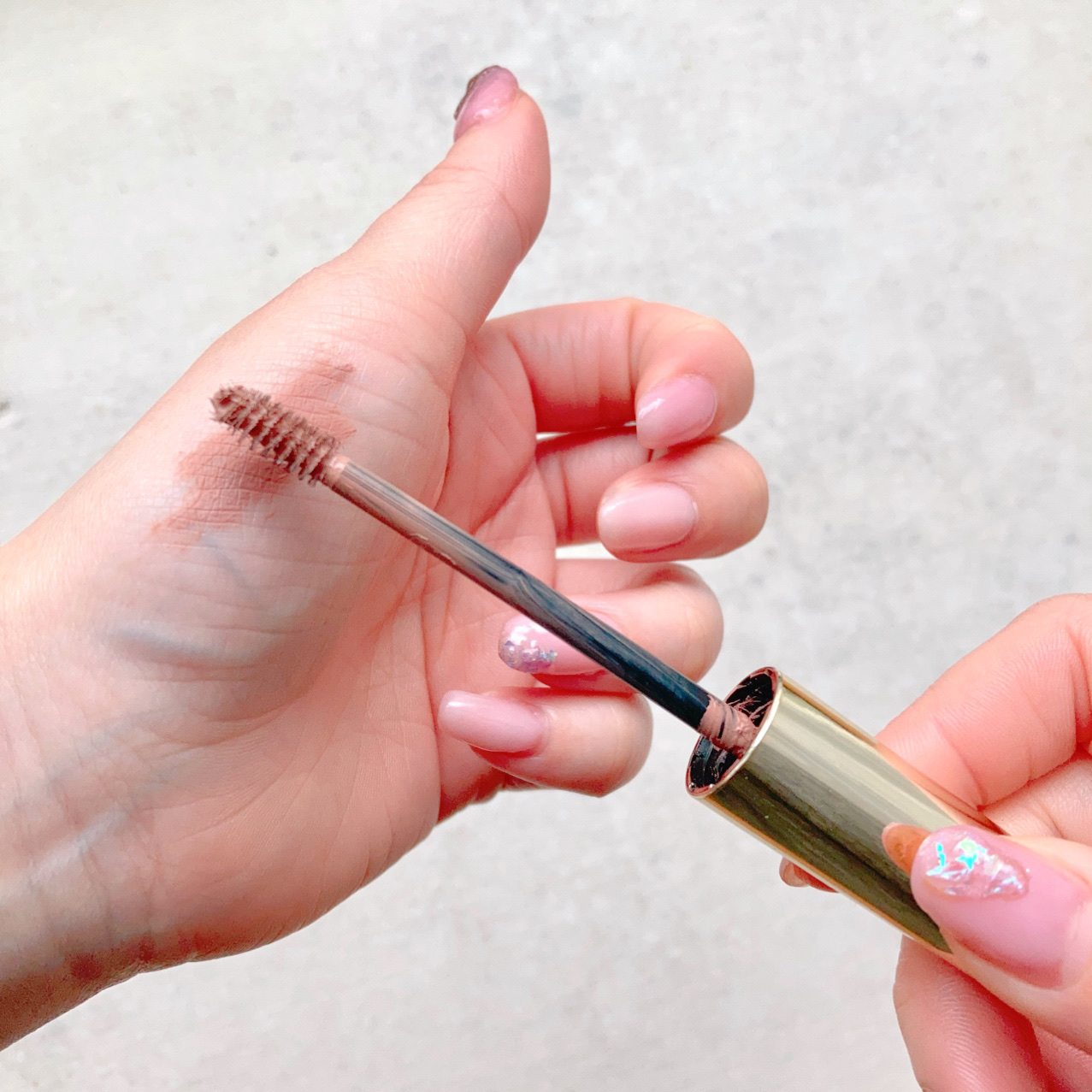 エレガンス フロッキー アイブロウ マスカラ/Elégance/眉マスカラを使ったクチコミ（2枚目）