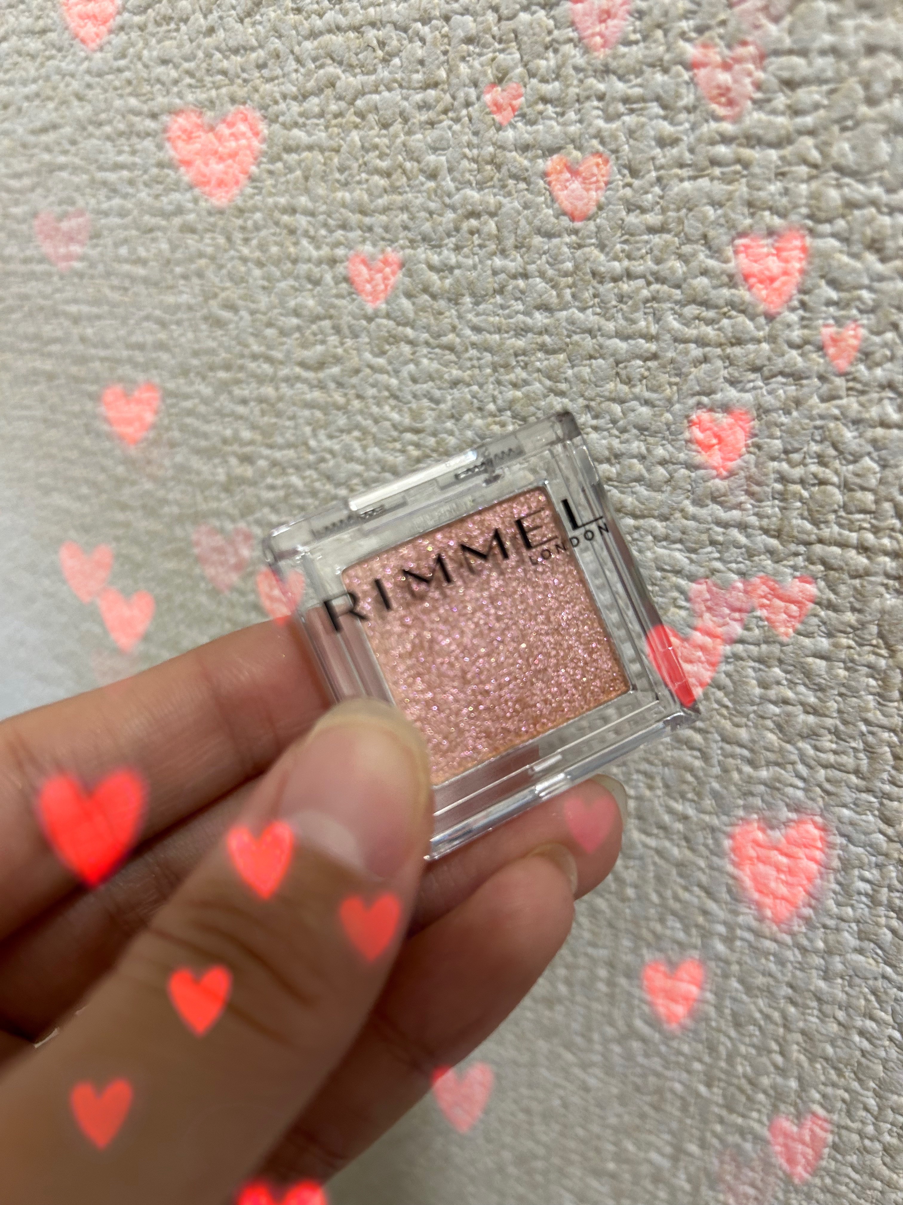 ワンダー キューブ アイシャドウ パール P002 バレエピンク キューブ/リンメル ロンドン/単色アイシャドウを使ったクチコミ（1枚目）