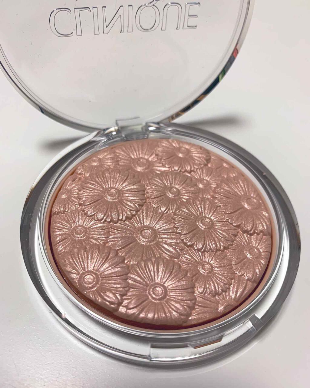 パウダー ポップ フラワー ハイライター/CLINIQUE/パウダーハイライトを使ったクチコミ（2枚目）