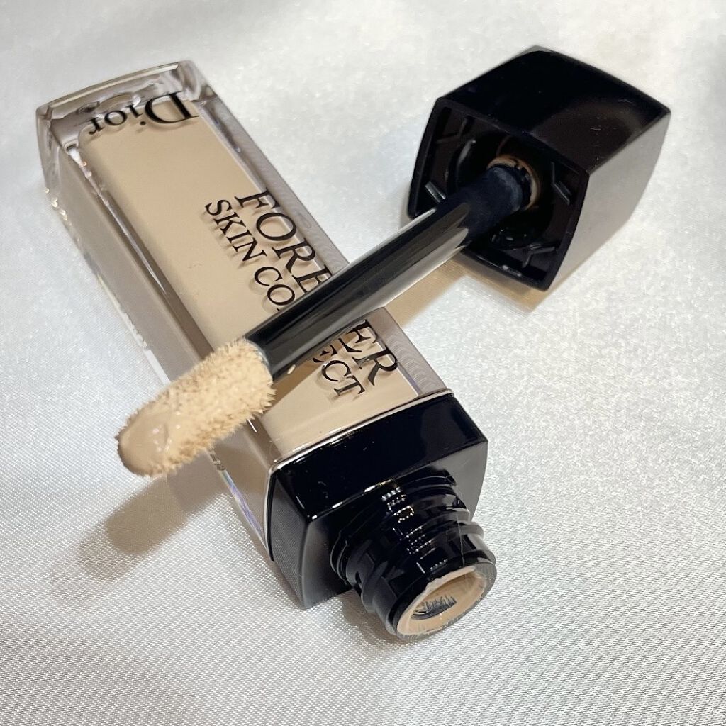 ・少量でも広範囲まで伸びる
・薄づきでもピタっと肌に馴染み、カバー力が高い
・長時間でもヨレず小じわにもなりにくい


何より悩みの茶ぐまが目立たなくなって嬉しい♪
私が今まで使ってきたコンシーラーの中で1番でした！