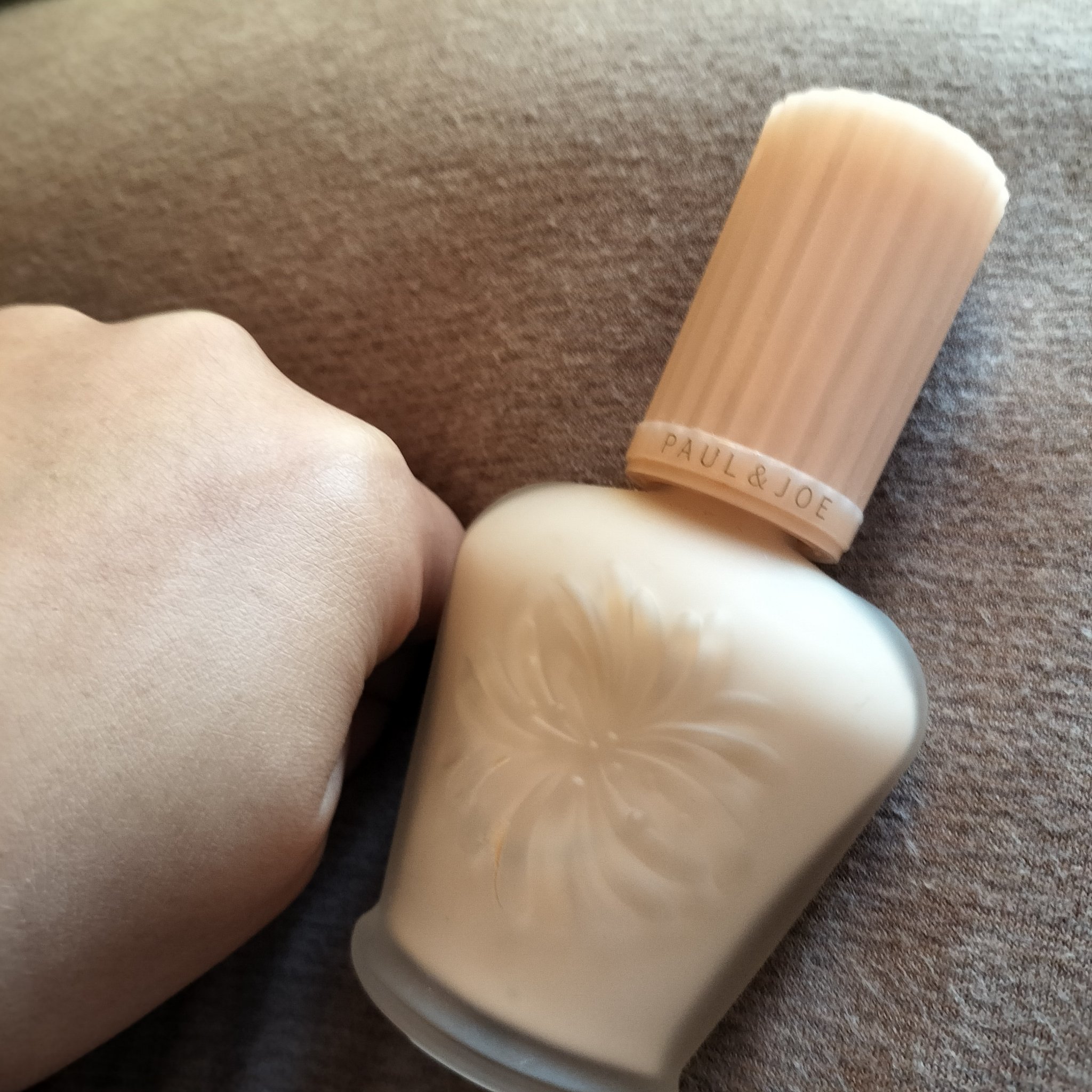 モイスチュアライジング ファンデーション プライマー/PAUL & JOE BEAUTE/化粧下地を使ったクチコミ（2枚目）