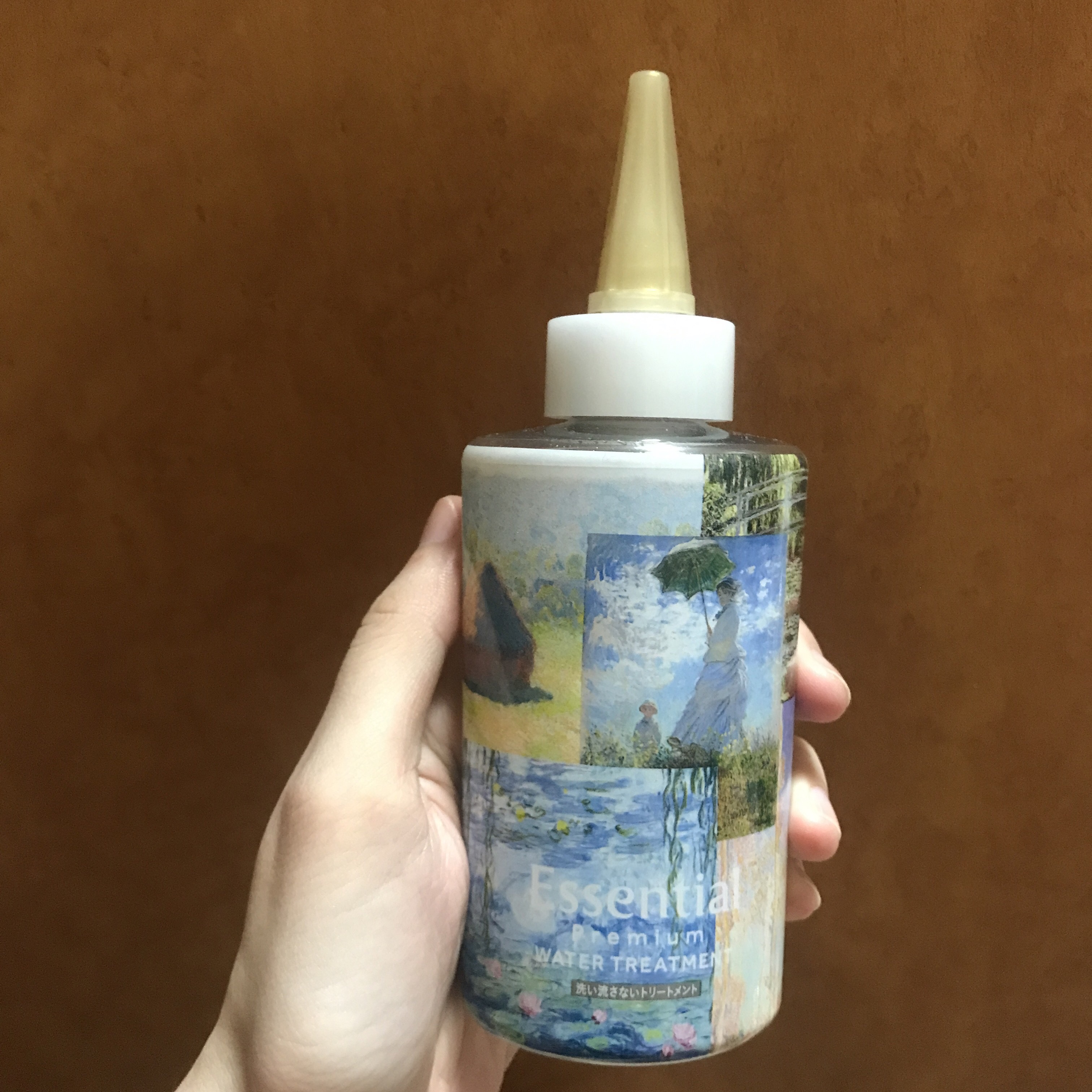 エッセンシャル プレミアム ウォータートリートメント EXスムース モネデザイン（200ml）/エッセンシャル/アウトバストリートメントを使ったクチコミ（1枚目）