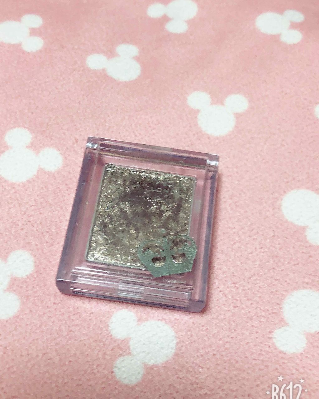 プリズム パウダーアイカラー/リンメル ロンドン/単色アイシャドウを使ったクチコミ(1枚目)