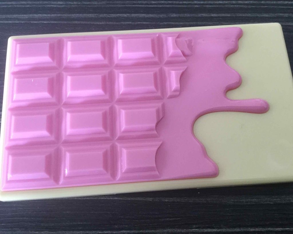 I Heart Revolution Light and Glow/MAKEUP REVOLUTION/プレストパウダーを使ったクチコミ（3枚目）