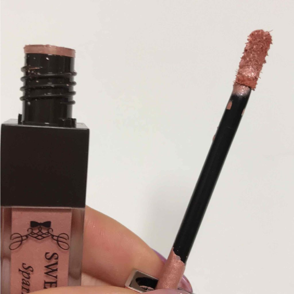 スパークリングアイグロス/スウィーツ スウィーツ/リキッドアイシャドウを使ったクチコミ(2枚目)