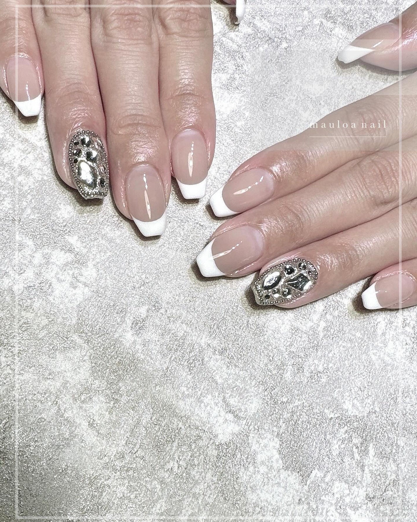 mauloa_nail on LIPS 「・白フレンチに埋め尽くし🩵いつもありがとうございます😆🎀・ネイ..」(1枚目)