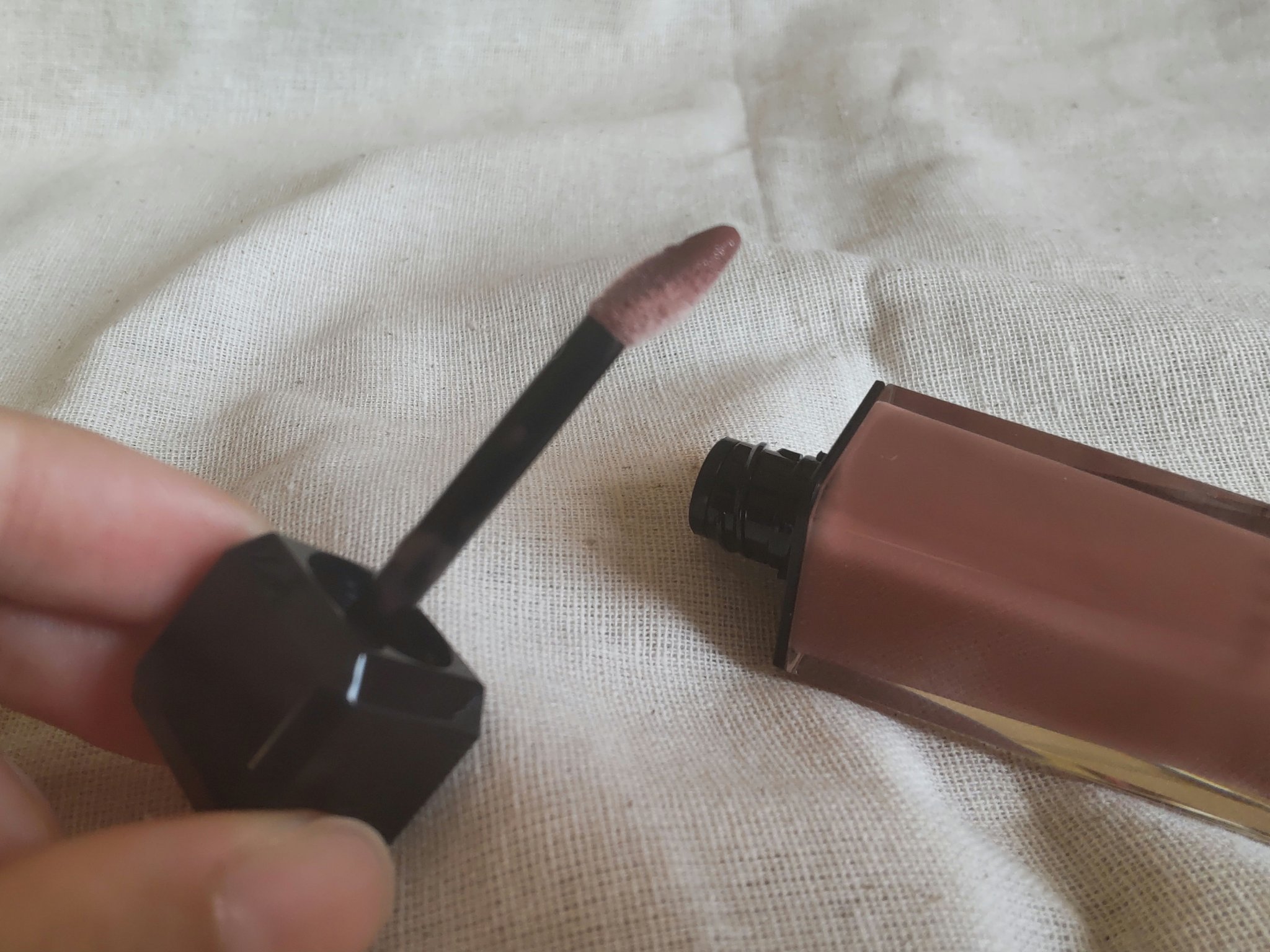 センシュアルヌードグロス/HERA/リップグロスを使ったクチコミ（3枚目）