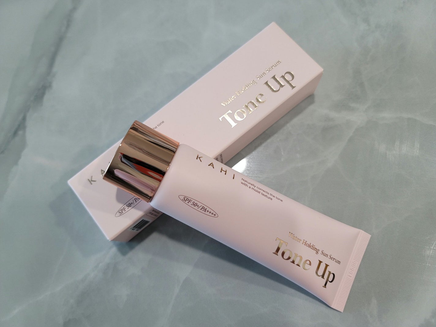 ウォーターホールディングトーンアップサンセラム/KAHI/日焼け止めローションを使ったクチコミ(1枚目)
