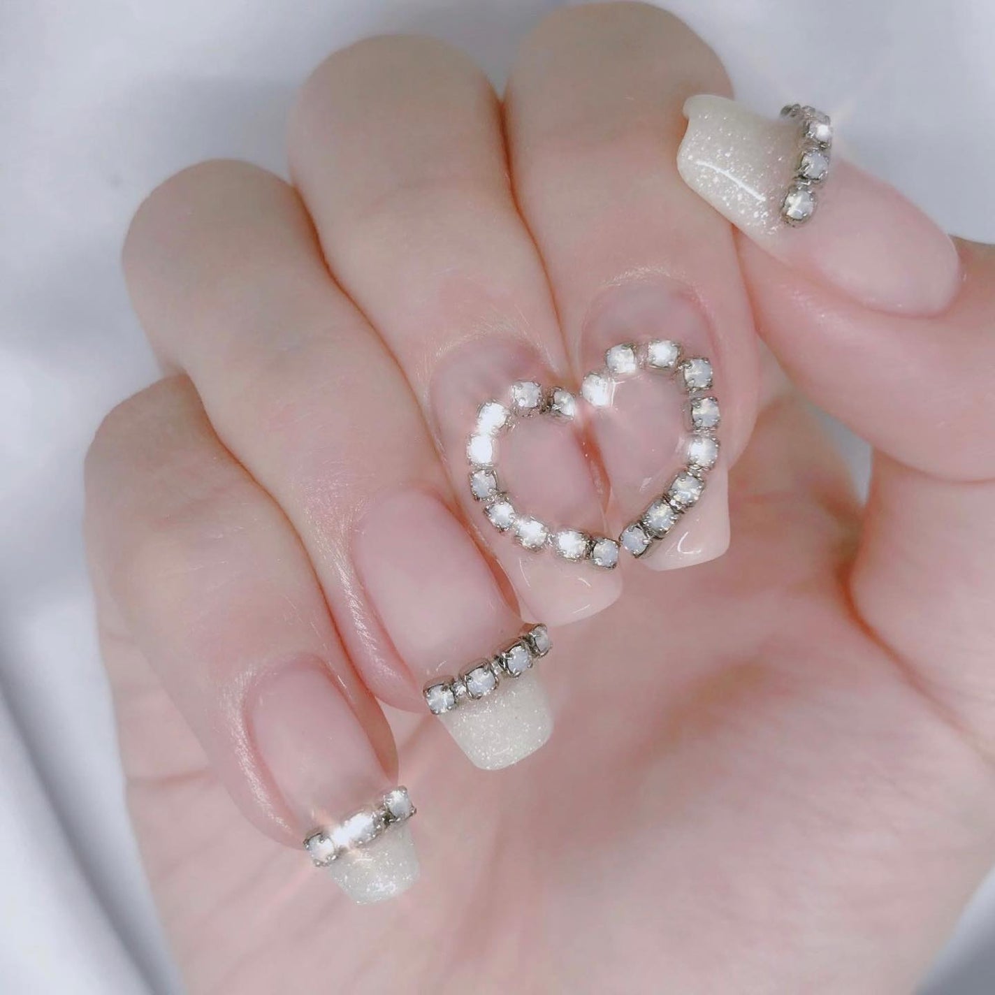 なかやまちえこ on LIPS 「指を合わせるとハートになります♡⠀⠀@renkoseki⠀#n..」(3枚目)