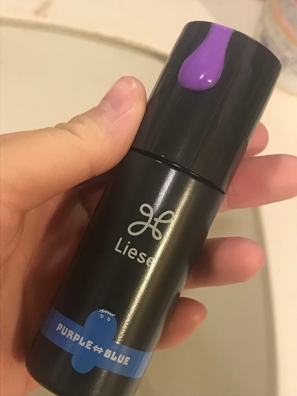 ㌦ on LIPS 「髪を染めたいけど怒られちゃう〜😭そんな人たち向けのワンデーヘア..」(2枚目)