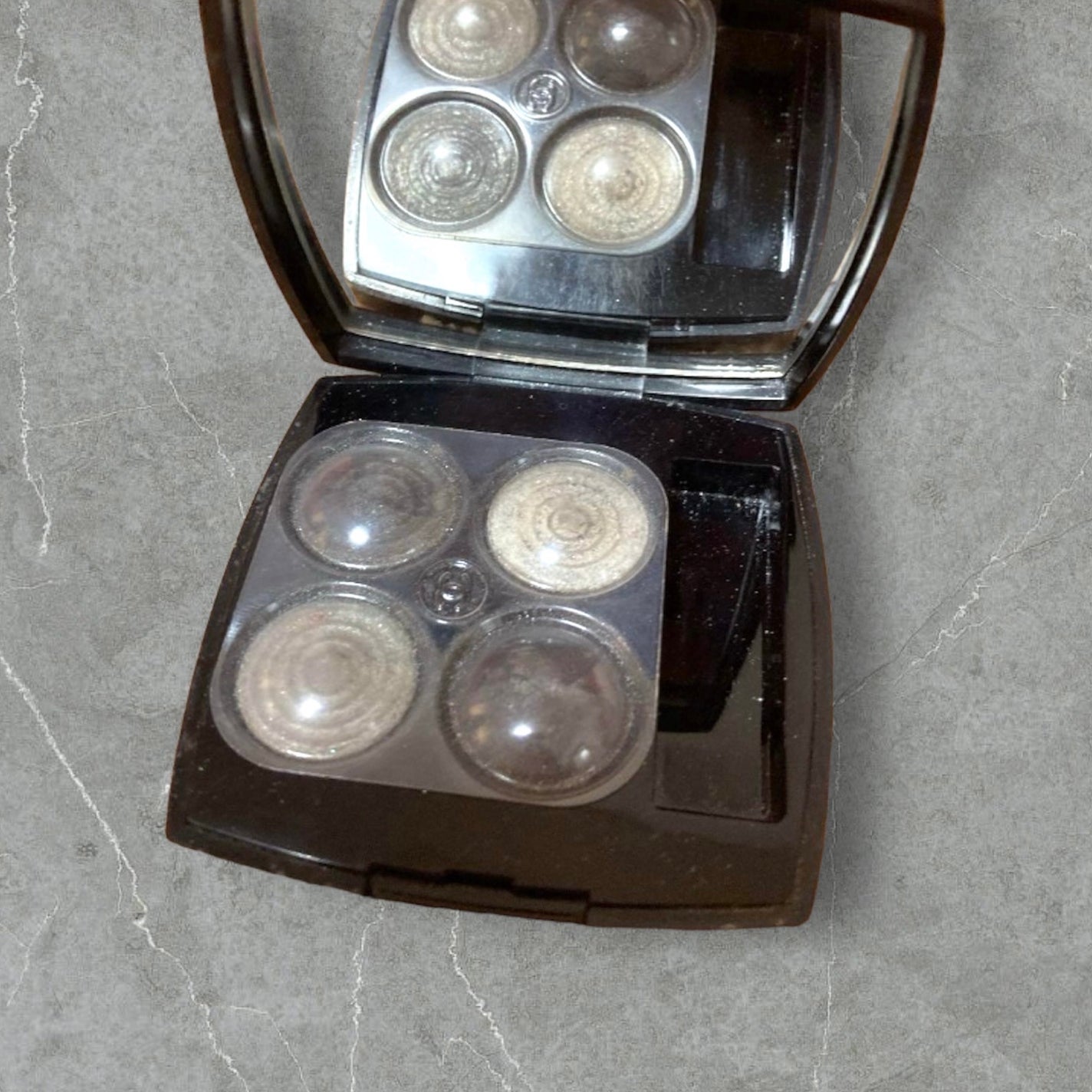 レ キャトル オンブル/CHANEL/アイシャドウパレットを使ったクチコミ(2枚目)