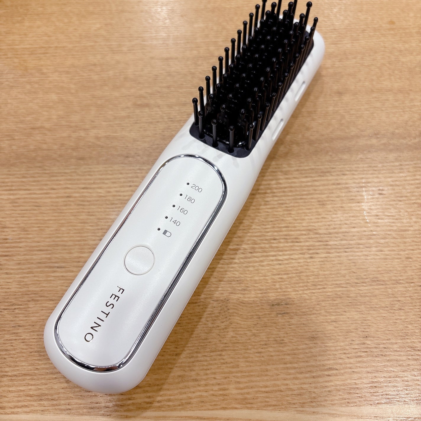 充電式 スタイリング ヒーターブラシ/FESTINO/ヒートブラシを使ったクチコミ(2枚目)