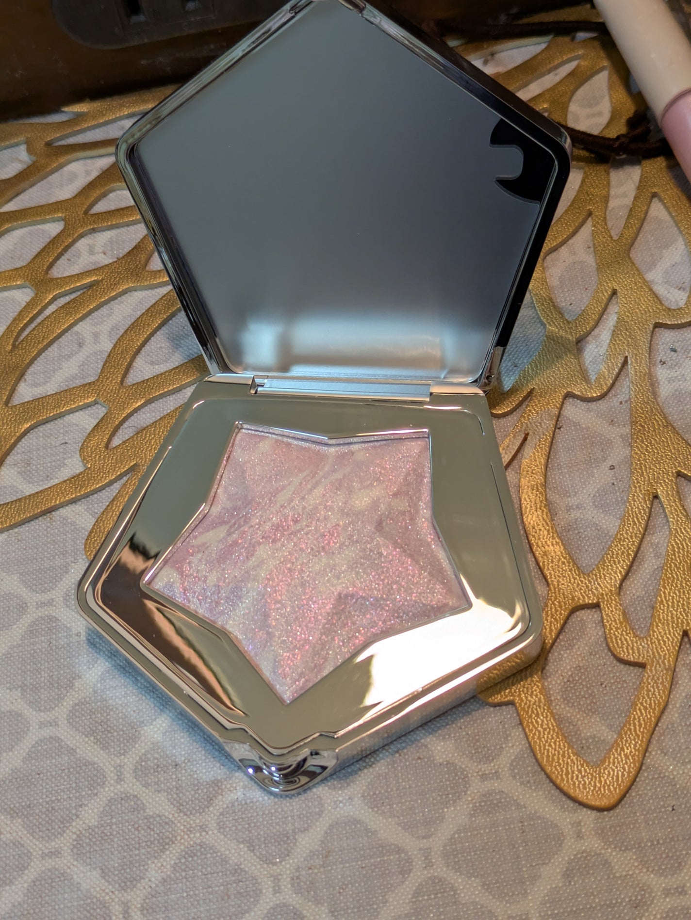 スターダストダイヤモンドハイライトパウダー/PERFECT DIARY/パウダーハイライトを使ったクチコミ(2枚目)