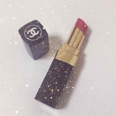 今回は、誕生日プレゼントで貰ったCHANELのリップをご紹介します💄💋

お色は、62のモンテカルロでございます☺️💖💖
とっっっってもかわいくて付けやすいピンクレッドのカラーでだいすきな色です*´｀*