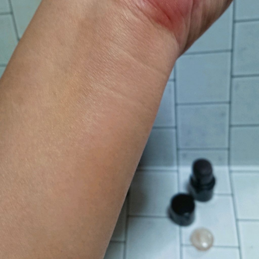 Illamasqua Gel Scalptのクチコミ「シェーディングやコントゥアリング。取り入れてみようと思ってもなかなか慣れるまでは上手くいかなか.....」（3枚目）