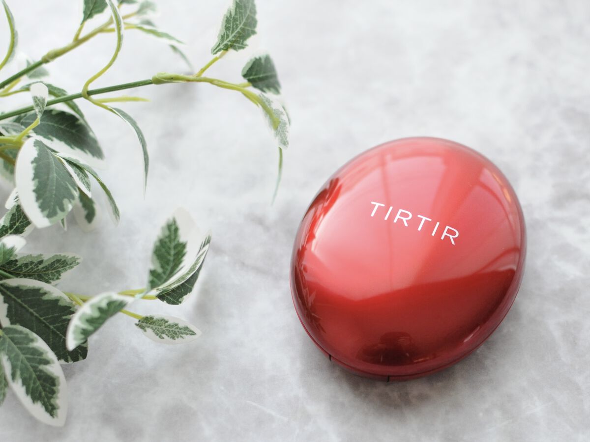 私が使ったのは『21N IVORY』
真ん中の色味です。
イエベ秋の私にピッタリの色でした。


カバー力が高いとは聞いていましが、ここまでとは･･･
目の周りの色素沈着や頬のシミをしっかりカバーできたので、もうコンシーラーは不要です。

