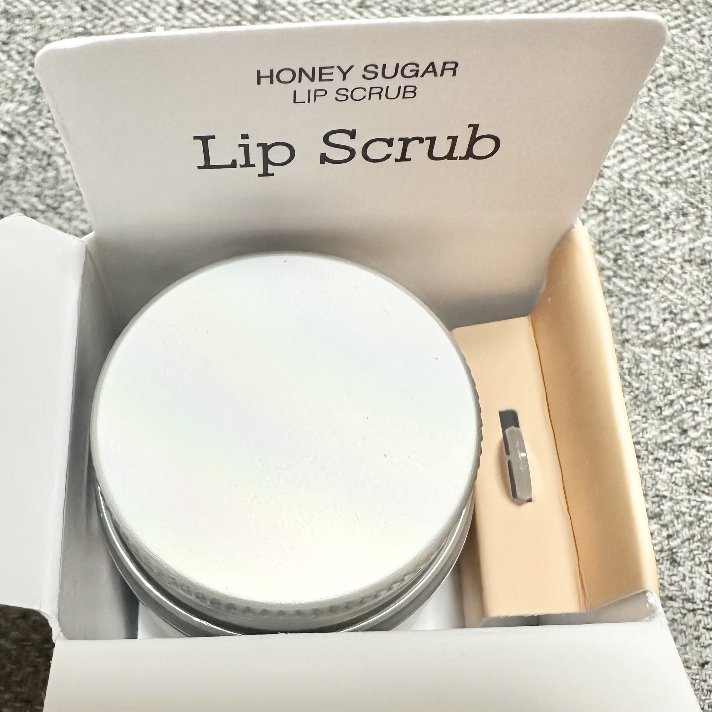 フルフィットハニーシュガーリップスクラブ/COSRX/リップスクラブを使ったクチコミ（2枚目）