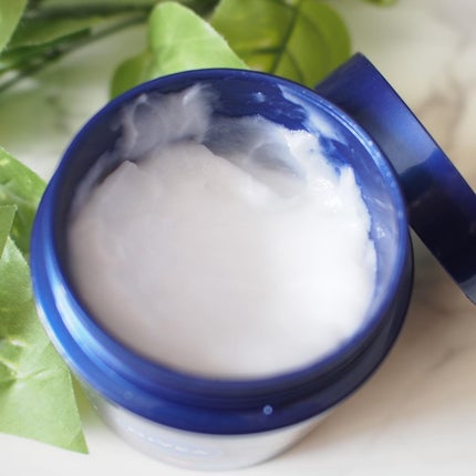 ニベア ロイヤルブルーボディクリーム うるおい密封ケア/ニベア/ボディクリームを使ったクチコミ(2枚目)