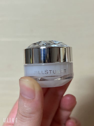 お誕生日の頂き物✨
初⭐️JILL STUART

試供品の口紅で荒れてからJILL STUARTは遠ざかっていたのでちょっとドキドキ
結果、荒れずに使えてホッとしてますー🙌


#JILLSTUART