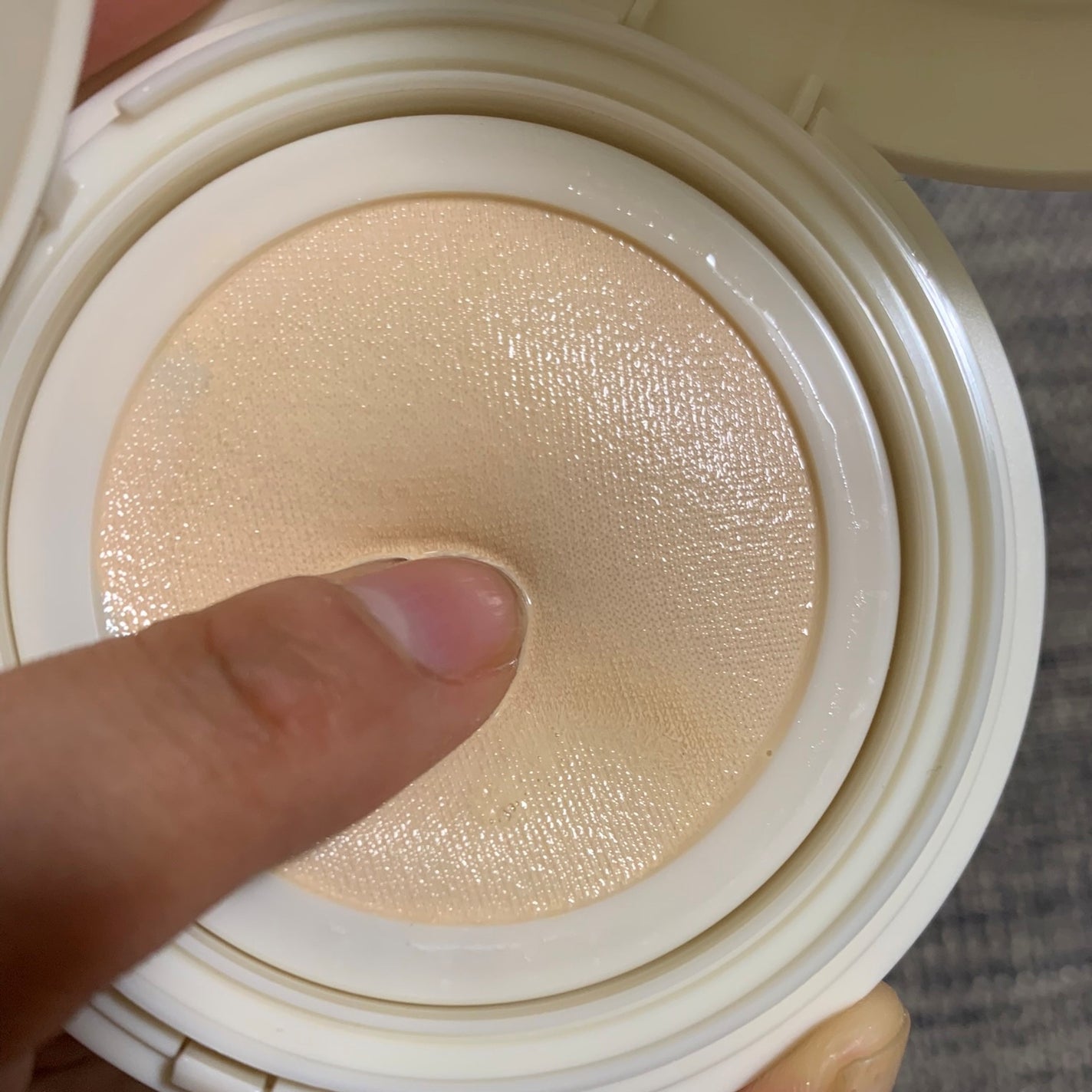 3番 ノーファンデ陶器肌トーンアップクッション/numbuzin/クッションファンデーションを使ったクチコミ(3枚目)