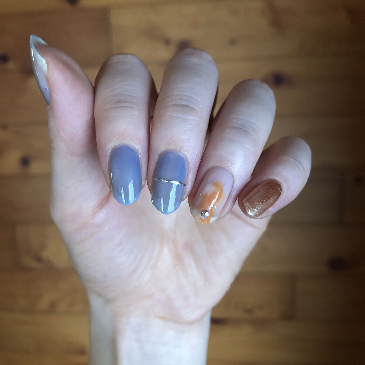 ネイル記録

つかったもの
・THE POLISH. ネイルポリッシュ float、アプリコット
・フレンドネイル SHINY CAPPUCCINO
・ダイソー ネイルシール　

お久しぶりです
7ヶ月入院してました
これからまたネイルとか