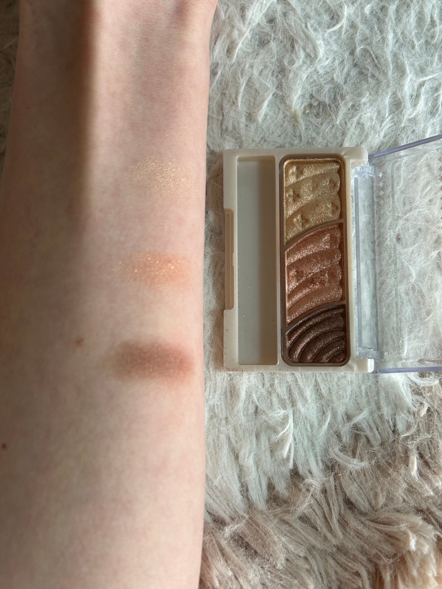 トーンアップアイシャドウ/CEZANNE/アイシャドウパレットを使ったクチコミ(2枚目)