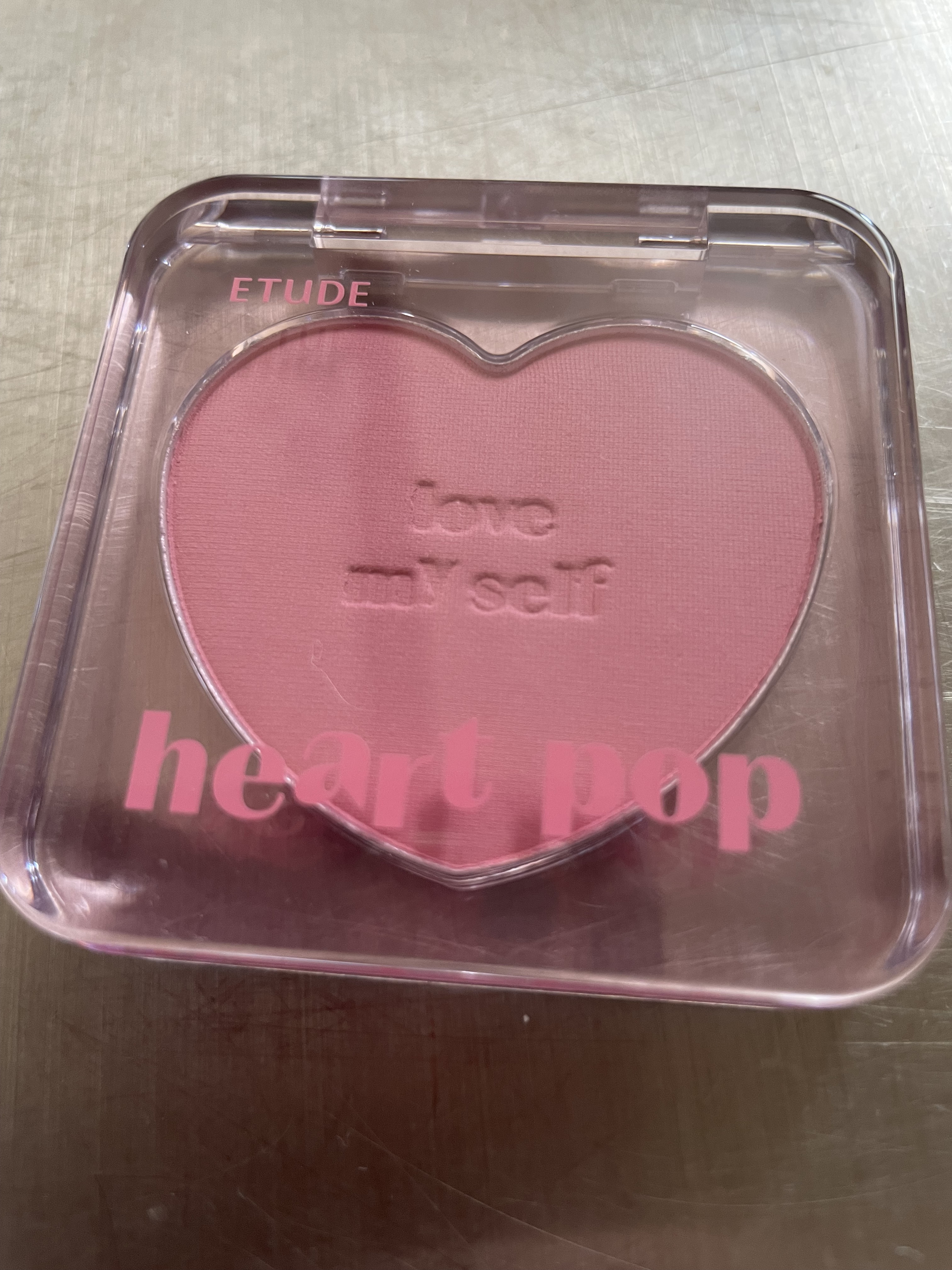 ハートポップブラッシャー スクイーズベリー/ETUDE/パウダーチークを使ったクチコミ（1枚目）