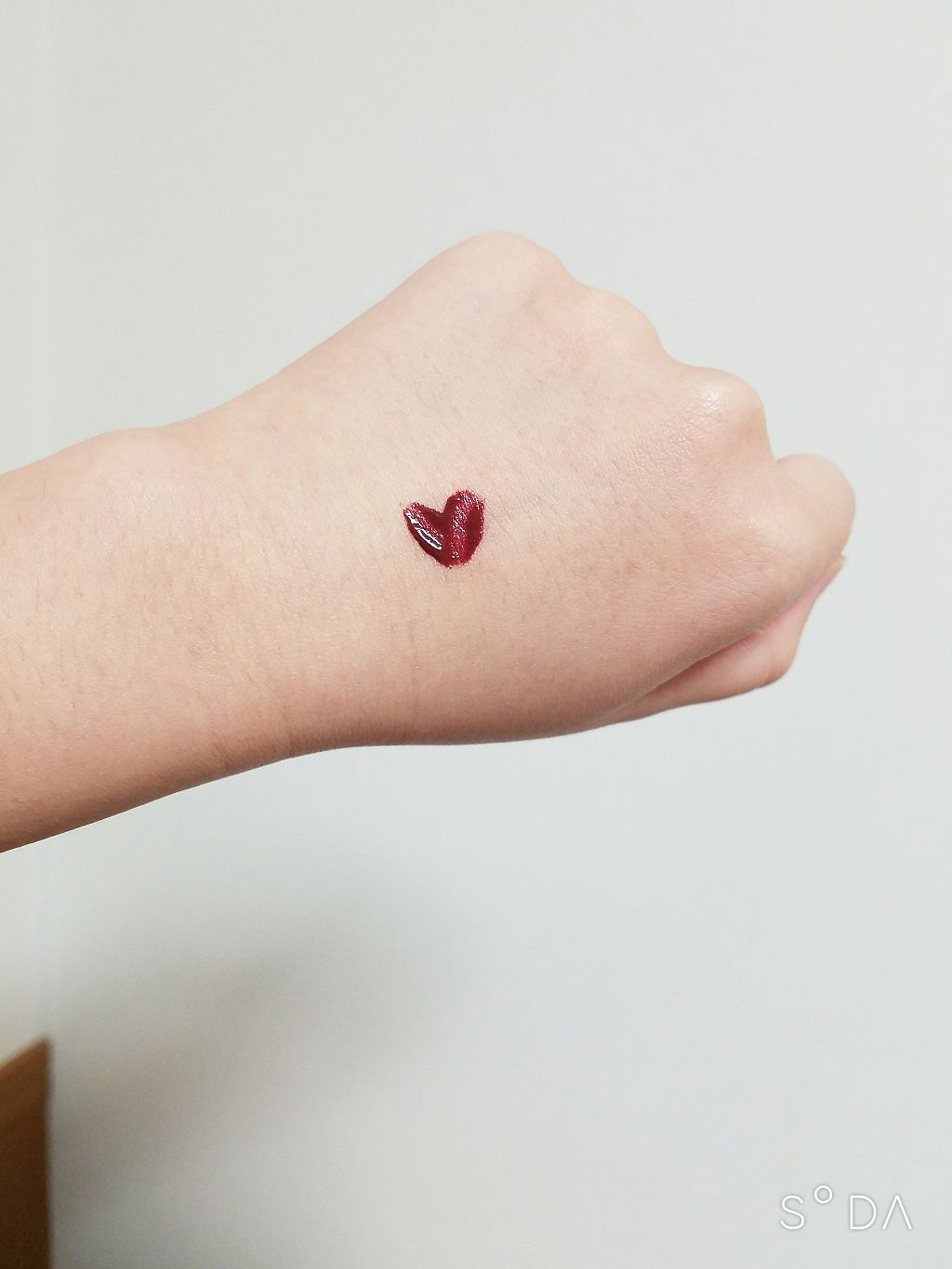 ハートウィンドウリップティントベルベットタイプ/VAVI MELLO/口紅を使ったクチコミ（2枚目）