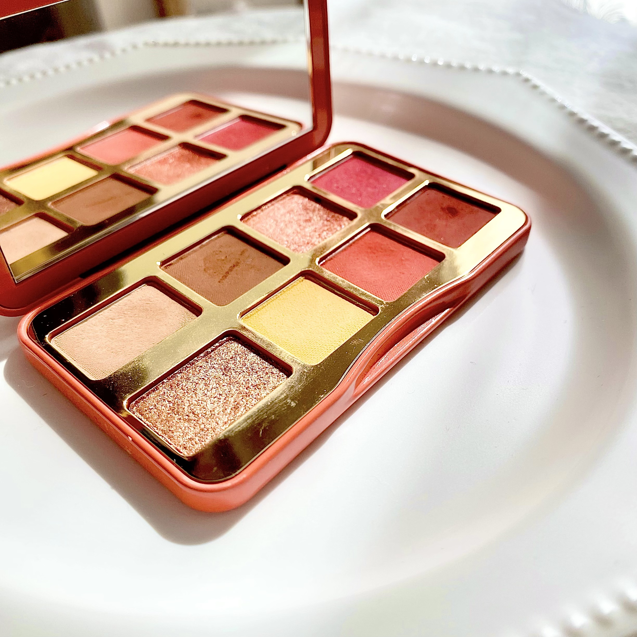 Too Faced ライト マイ ファイヤー ミニ アイシャドウ パレットのクチコミ「Too Faced
【ライト マイ ファイヤー ミニ アイシャドウ パレット】
・¥4180(.....」（3枚目）