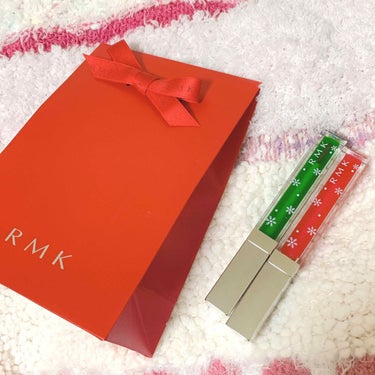 以前購入していたRMKのティンティッドオイルフィットグロス💋

03チョコレートミントティー🍫
04クリスマスドリーム🍓
すごくいい香りで自分のphで発色が変わるのも楽しい(*´ω`*)✨
クリスマス終