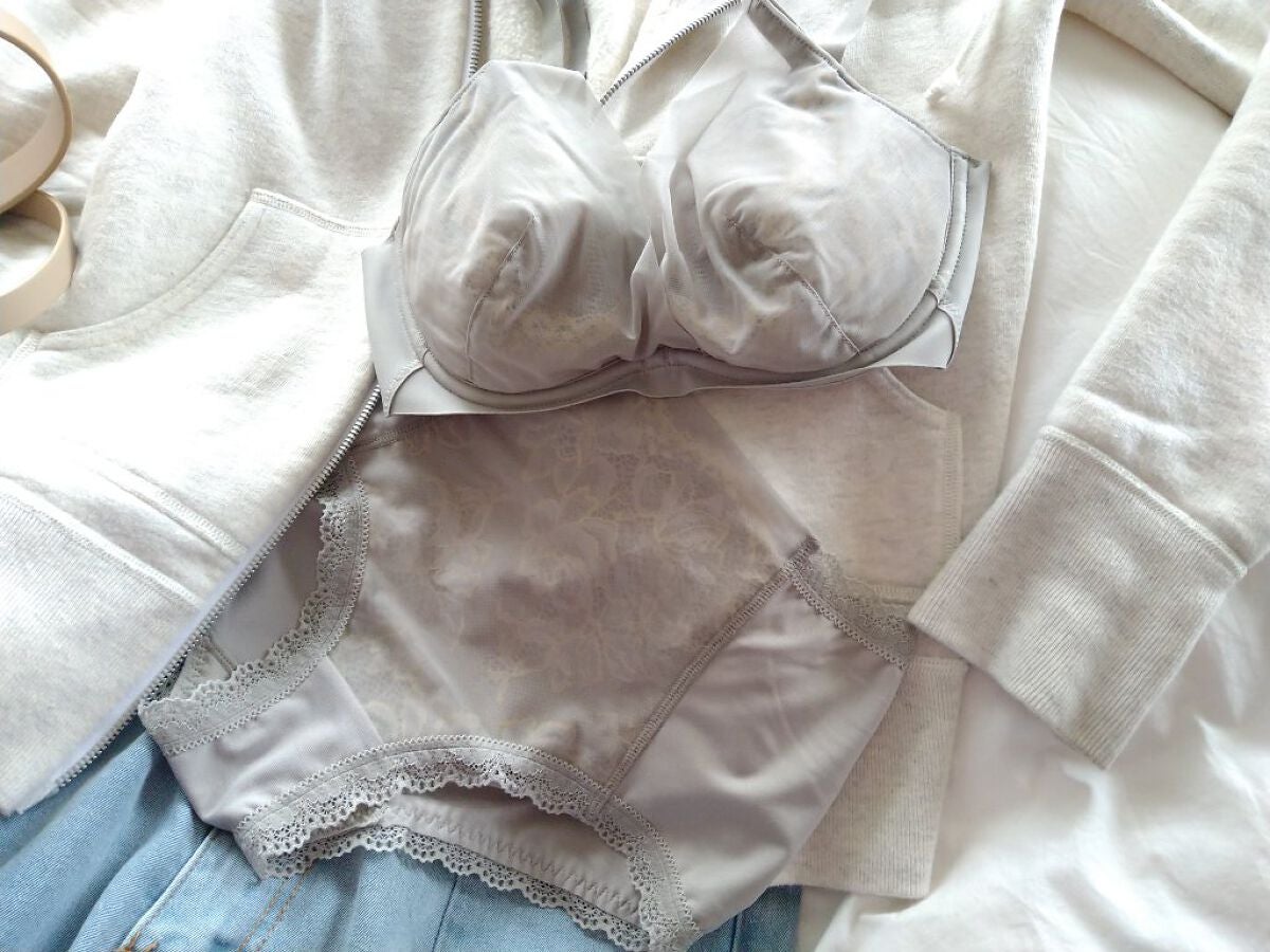 sachi on LIPS 「年齢を重ねると体型も少しずつ変化しますよね背中や腰周りにお肉が..」(2枚目)