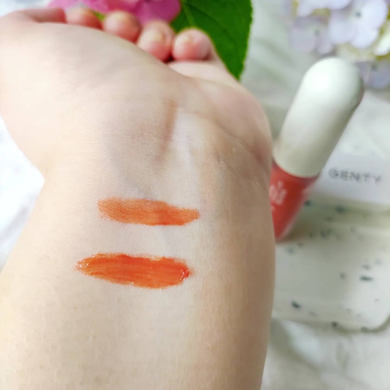GENTY グロウ レディ リップ グロスのクチコミ「カラーはメロウアプリコット

オトナかわいいアプリコットオレンジ

ニュートラルな色味.....」（3枚目）