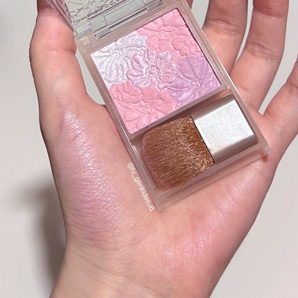 グロウフルールチークス(ブレンドタイプ)/キャンメイク/パウダーチークを使ったクチコミ(1枚目)