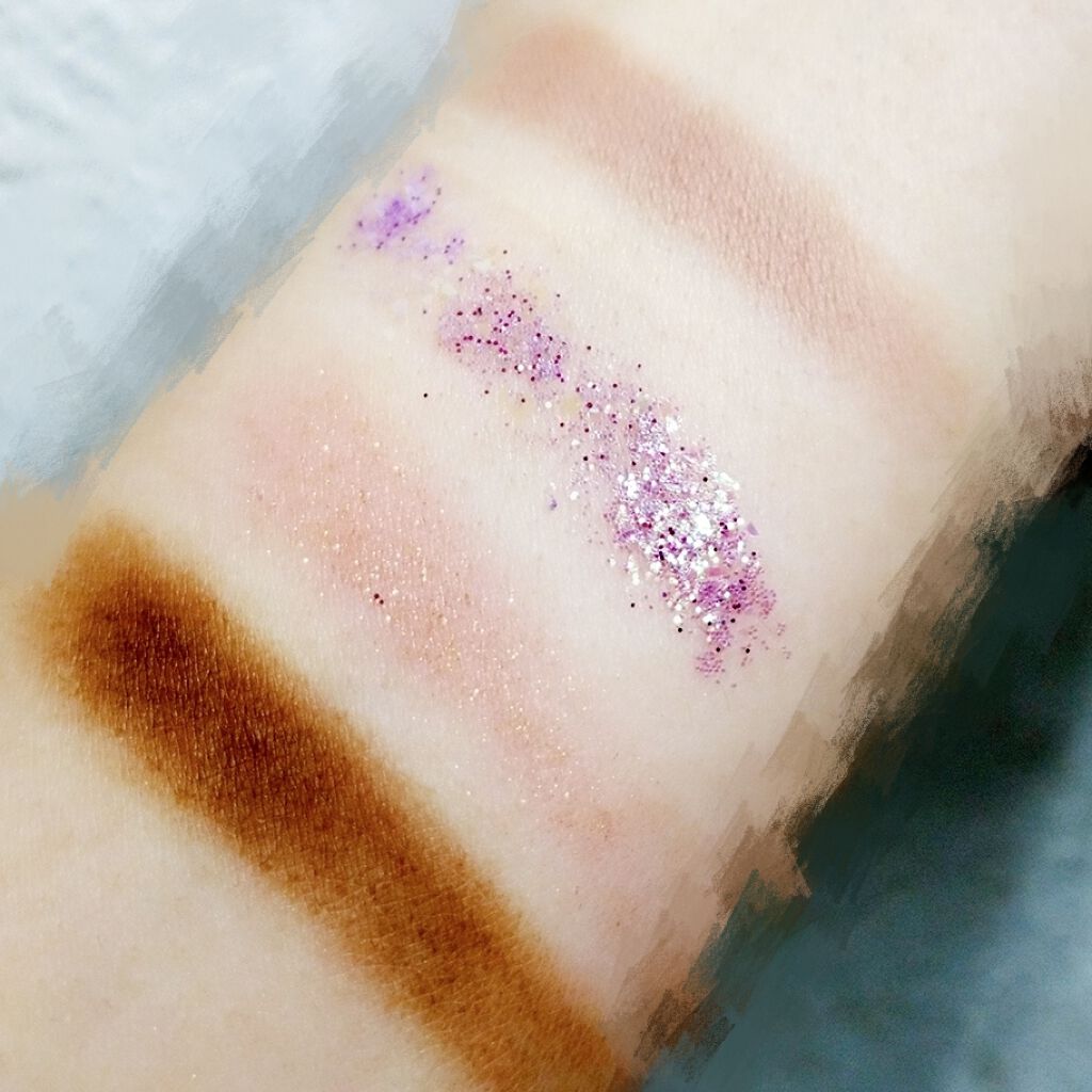 白夜と極夜シリーズシングルアイシャドウ 月の精霊/FlowerKnows/単色アイシャドウを使ったクチコミ（2枚目）