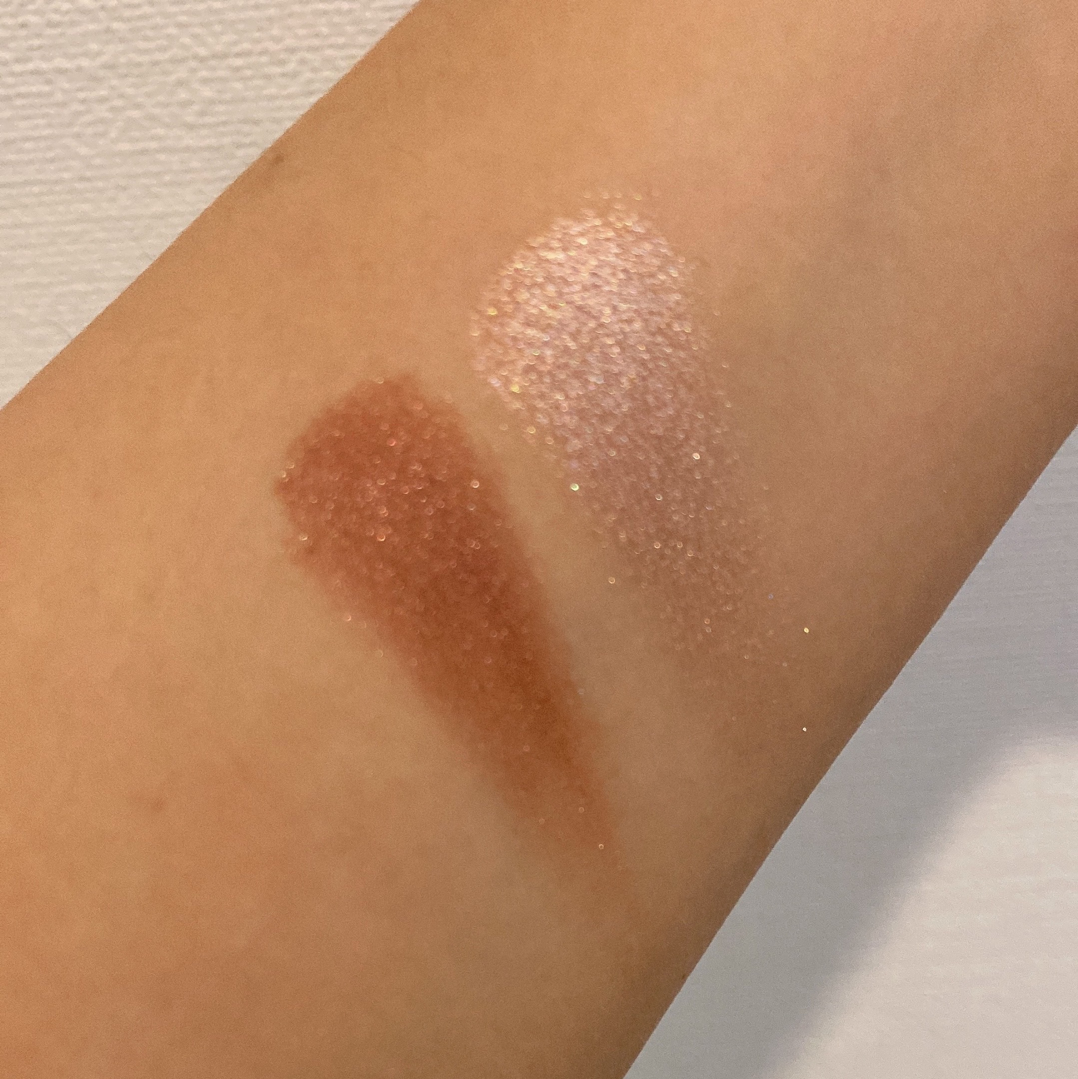 M・A・C エクストラ ディメンション アイシャドウのクチコミ「スウィートヒート

2つ目が底見えするぐらいお気に入りです！
ベースに使いやすい色で1つあると.....」（3枚目）