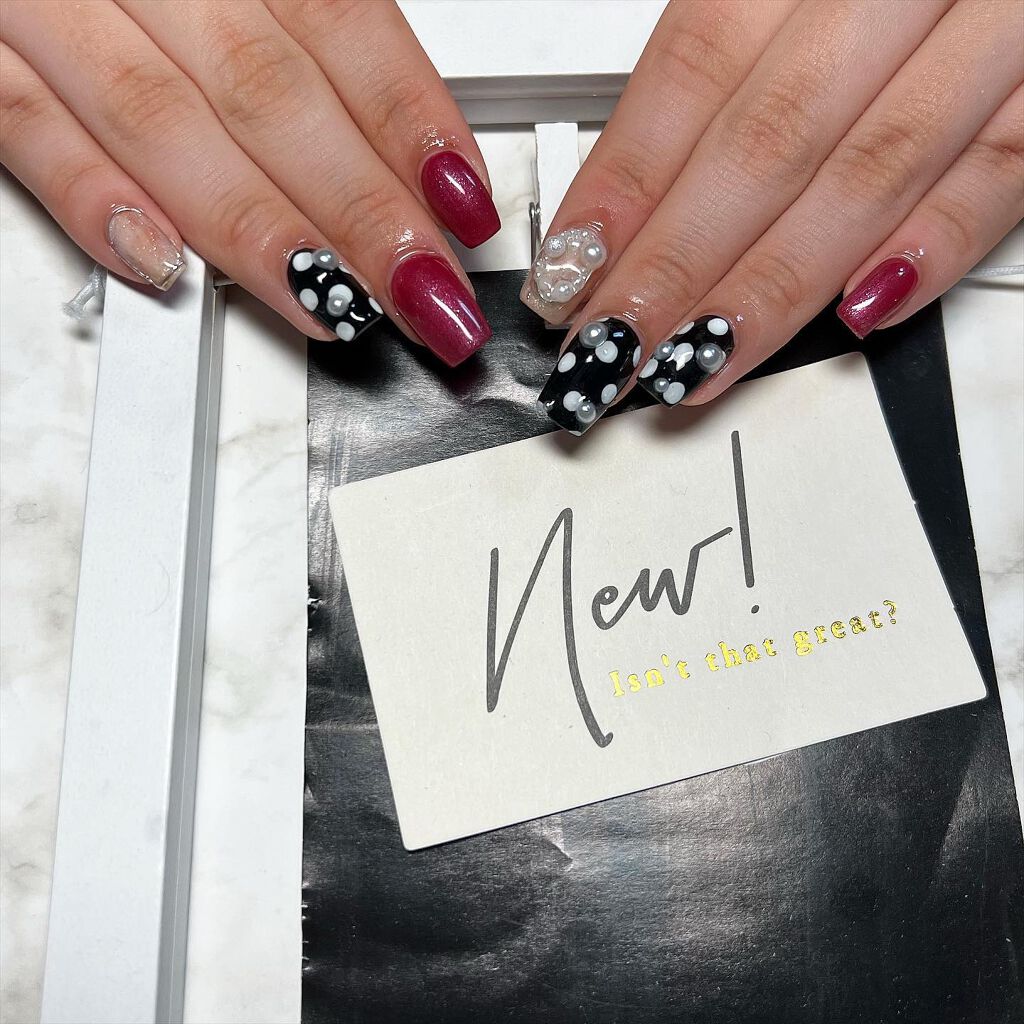 cst on LIPS 「#ドットネイル#パールネイル#赤ネイル💅#ネイル好きな人と繋が..」(2枚目)