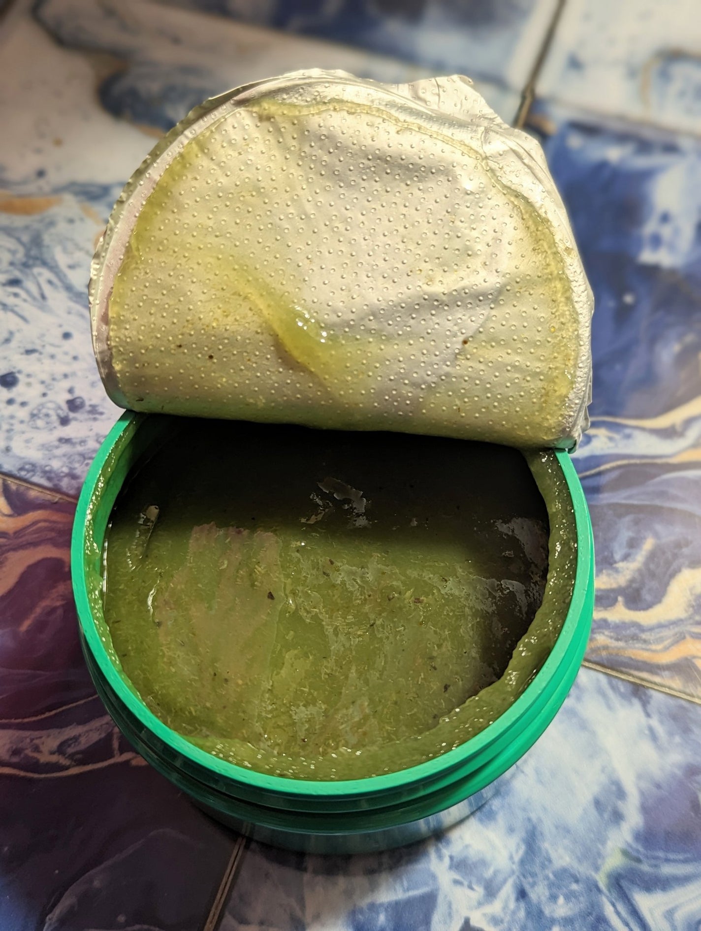 スパークリングリーフ シア コンポートスクラブ/L'OCCITANE/ボディスクラブを使ったクチコミ(4枚目)