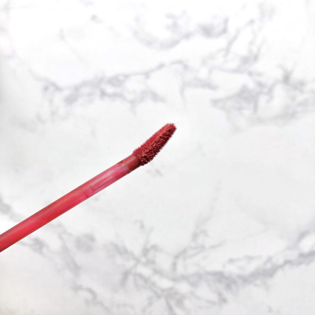 フィクシングティント クランベリープラム（新パッケージ）/ETUDE/リップティントを使ったクチコミ（3枚目）