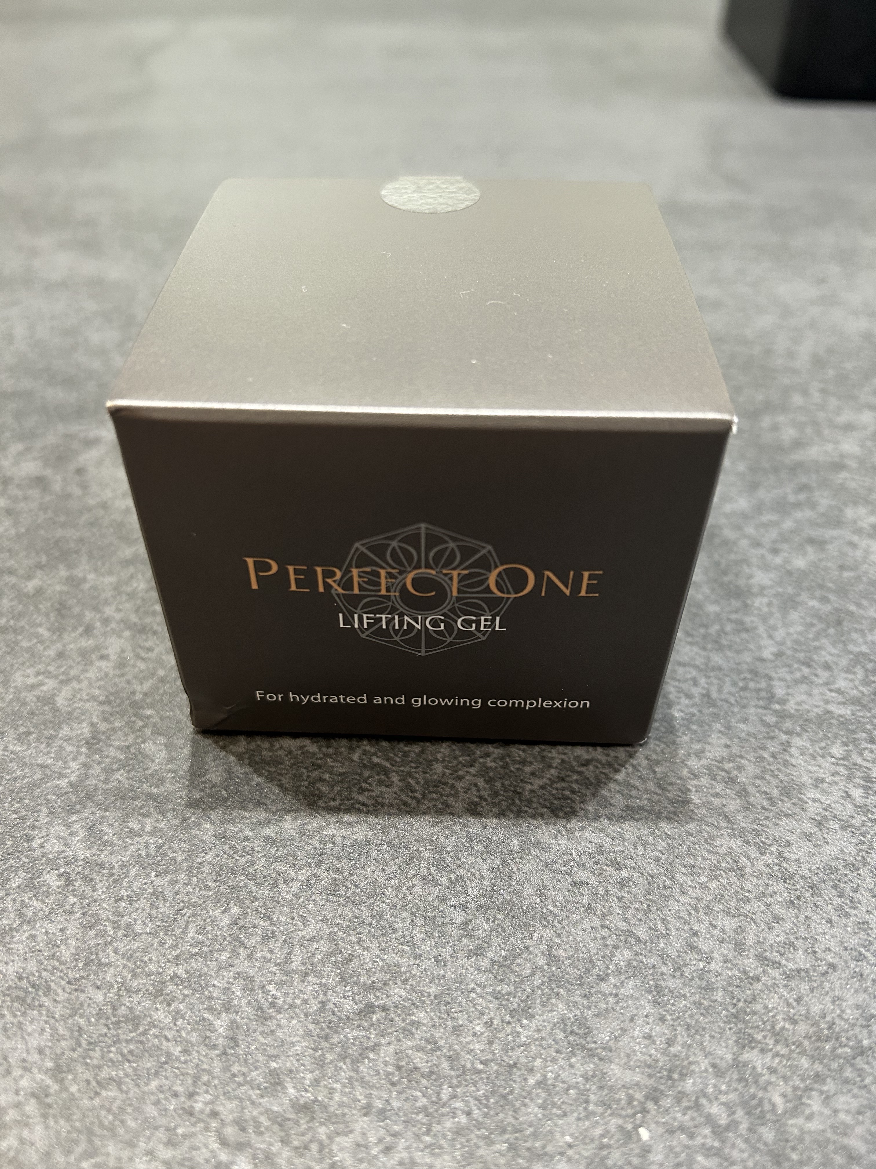 パーフェクトワン リフティングジェル/パーフェクトワン/オールインワン化粧品を使ったクチコミ（1枚目）