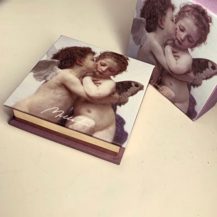 MilleFée 天使の絵画チークのクチコミ「【絵画をイメージして作られたチーク✨】
3/27に発売されたばかりのMilleFéeの天使の絵.....」(1枚目)